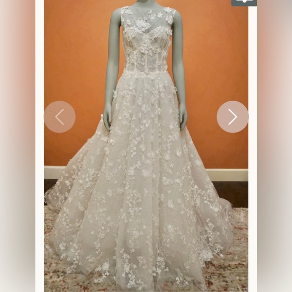 Beautiful Isabelle Armstrong Consuelo Gown size 2 (Altered) in Ivory. - Picture 7 of 9